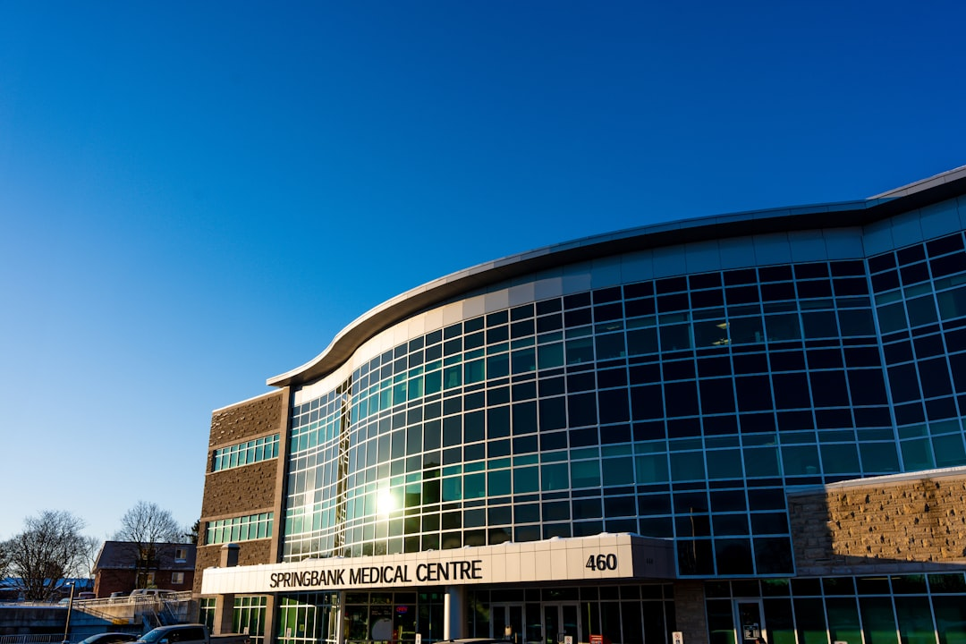 Bosphonic.pro modern hastane lobisi